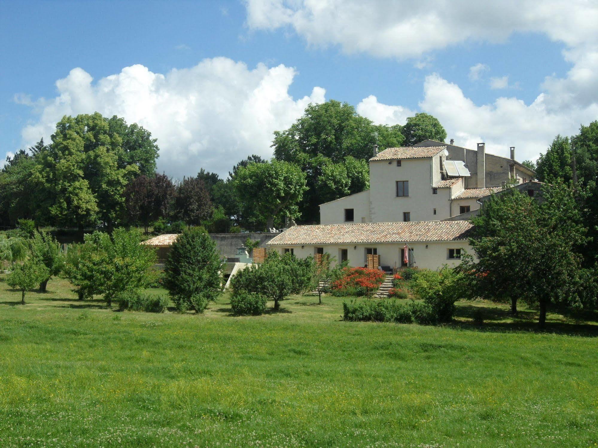 Les Anes De Forcalquier Hotel Bagian luar foto